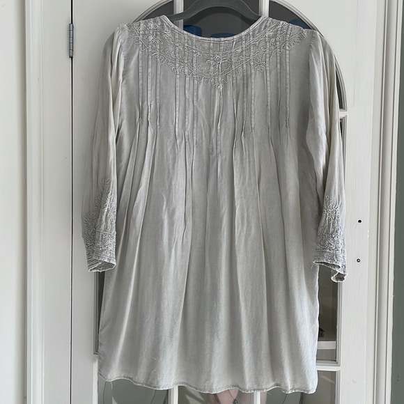 Solitaire Lace Top - Picture 2 of 7